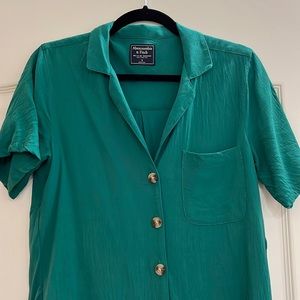 Very cute Abercrombie size small top for summer